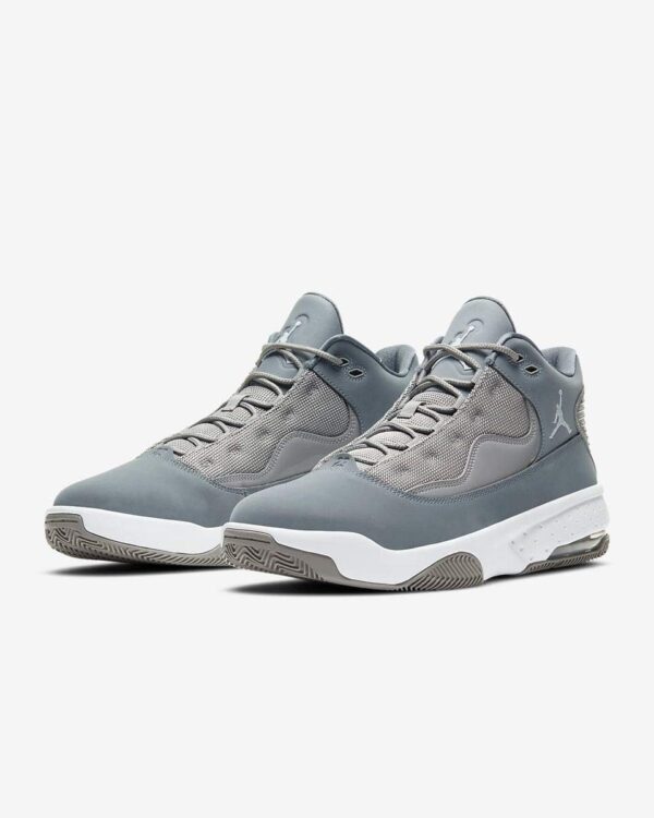 NIKE Men's Basketball Shoe - Image 3