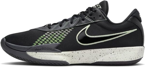 Nike Men's Basketball Shoe