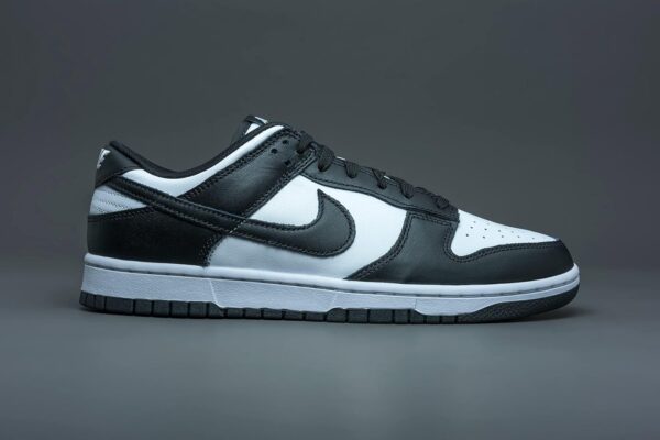 Nike Women's Sneaker - Image 3