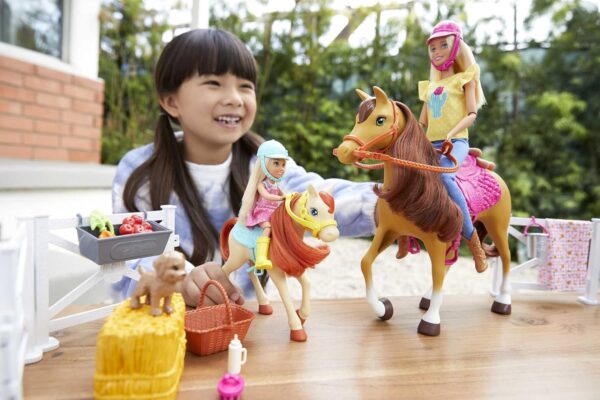 Barbie Playset and Chelsea Blonde Dolls, 2 Horses with Bobbling Heads and 15+ Toy Accessories That Include Corral Fencing, Feeding, Grooming, Nurturing and Horseback Riding Pieces, 3Y+ - Image 2