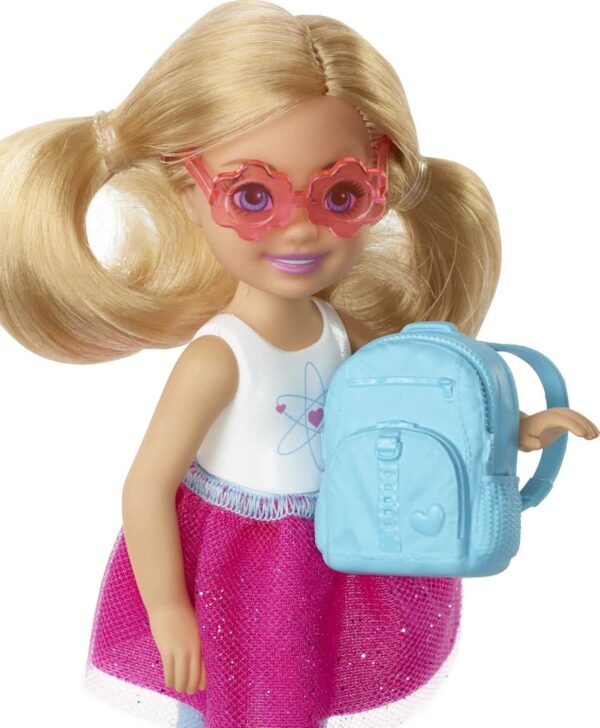 Barbie Dreamhouse Adventures Doll & Accessories, Travel Set with Blonde Chelsea Small Doll, Puppy, Carrier & Backpack That Opens - Image 4