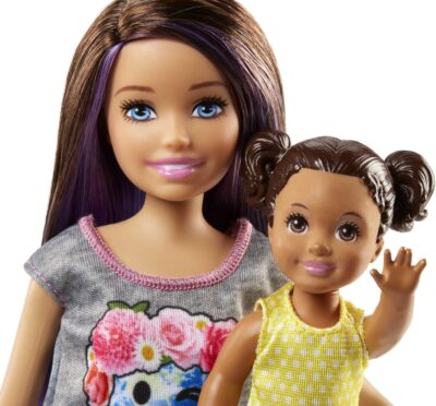 Barbie Skipper Babysitters Inc 2 Dolls & Accessories, Set with Brunette Skipper Doll, Small Doll & Bouncy Stroller (Amazon Exclusive) - Image 4