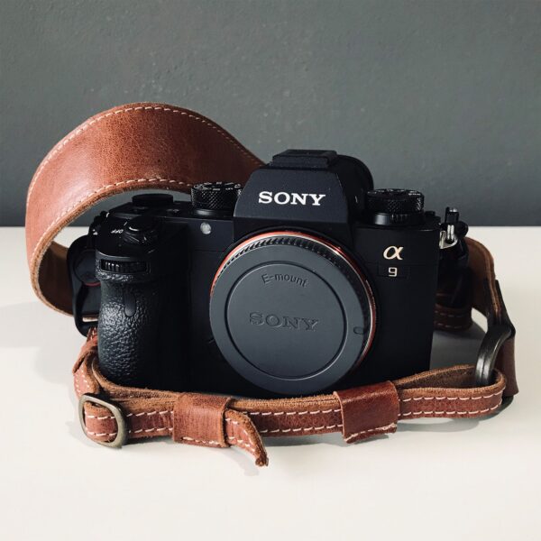 Personalized Leather Camera Strap Gift Custom Strap for Photographers DSLR Camera Holder - Gift for him Gift for Her - Image 4