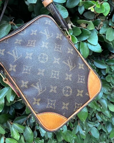 Authentic LOUIS VUITTON Amazone Crossbody / Shoulder Bag LV Monogram Canvas - Vachetta Leather - Vintage Purse - lv Pre owned AR1021 France - Image 3