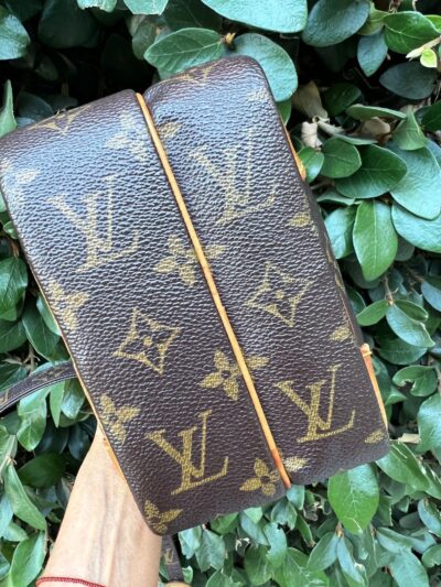 Authentic LOUIS VUITTON Amazone Crossbody / Shoulder Bag LV Monogram Canvas - Vachetta Leather - Vintage Purse - lv Pre owned AR1021 France - Image 4