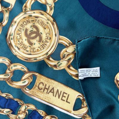 Authentic Vintage CHANEL Gold Chain Printed Silk Scarf Emerald - Image 4