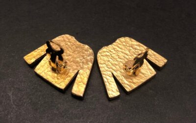 Authentic Vintage CHANEL Black & Gold Enameled Clip-On Earrings Jacket Clips - Image 4