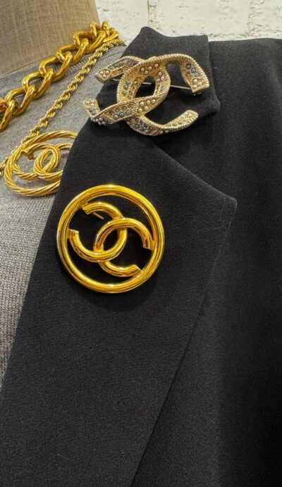 Authentic Vintage CHANEL Gold Toned CC Brooch - Image 2