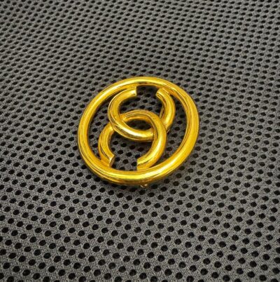 Authentic Vintage CHANEL Gold Toned CC Brooch - Image 4