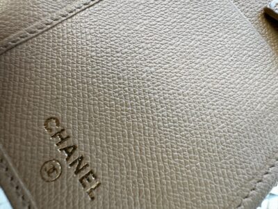 CHANEL Vintage 2003-2004  Coco Button Goatskin Flap Wallet. CC Coco Mark Beige Leather.  Made in France. - Image 5