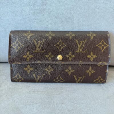 Authentic LOUIS VUITTON Vintage Monogram Brown Sarah Wallet- Good Pre Owned Condition TH0092 France 2002